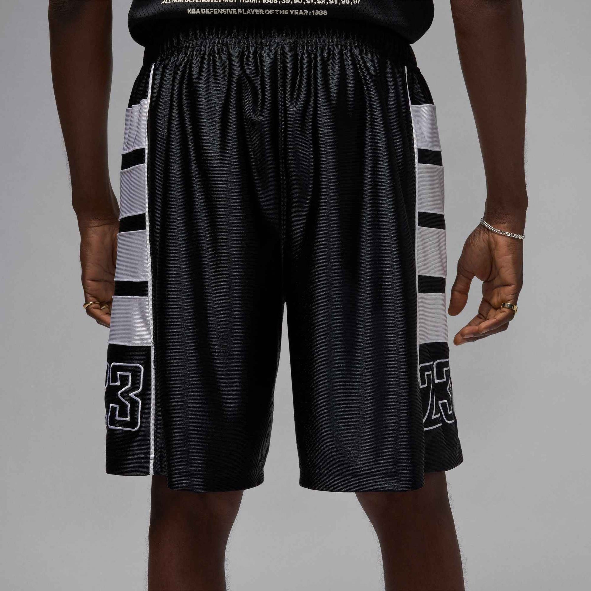 M Jordan Brooklyn Cat Scratch HV0560-011
