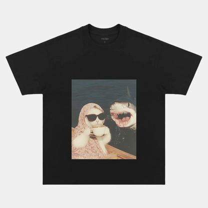 ELEGANT CAT T-SHIRT
