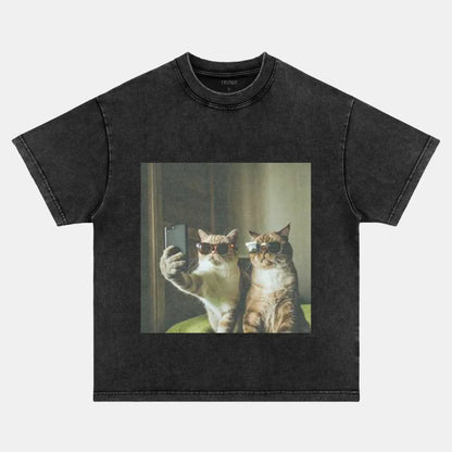 SELFIE CAT T-SHIRT