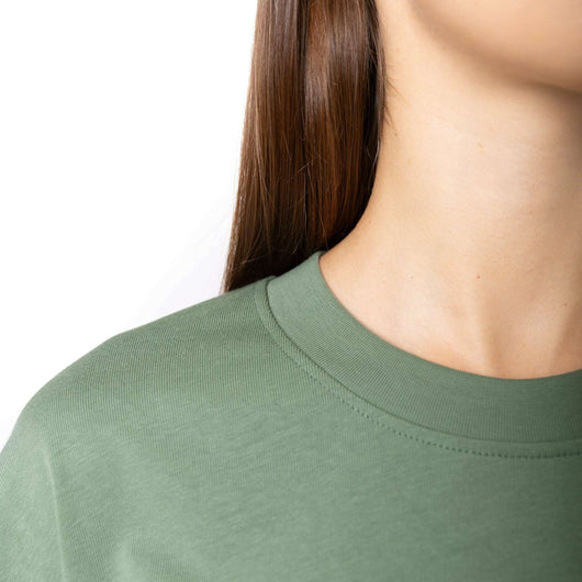 Crewnecks: elevate your style with custom apparel! Crew001 - Crewnecks