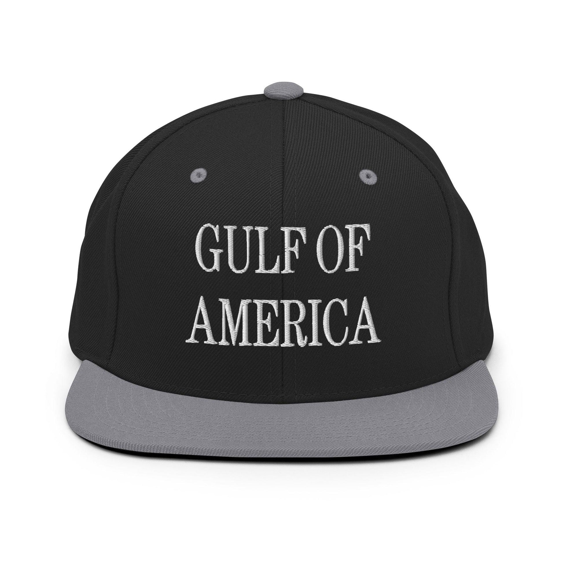 Two-tone snapback hat with America embroidered flat brim snapback design