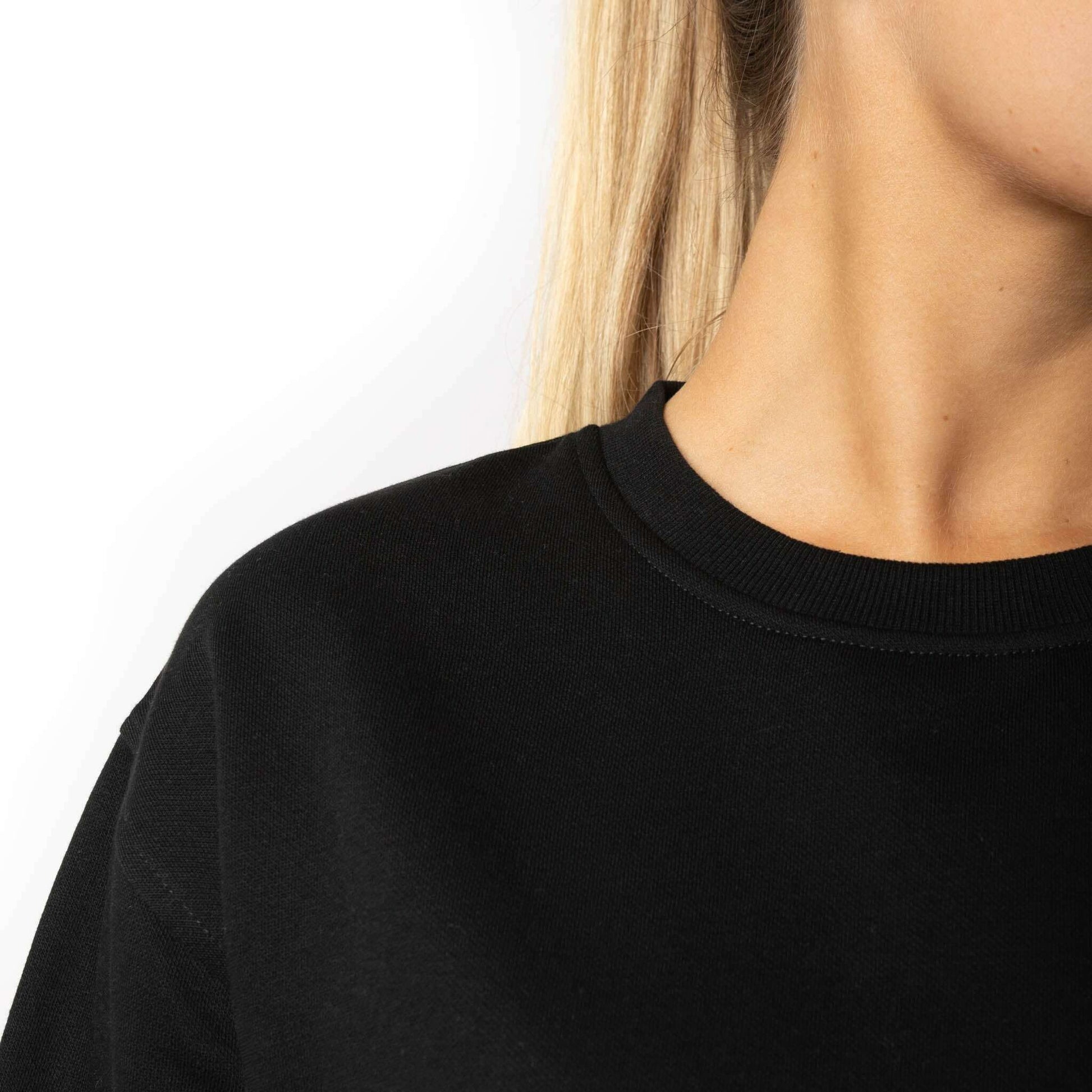 Crewnecks-HERO-1020 Unisex Blank Crewneck Sweatshirt - Black-torontoscreenprinting.ca